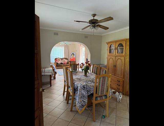3 BEDROOM FREEHOLD FOR SALE IN SCOTTSVILLE EXT